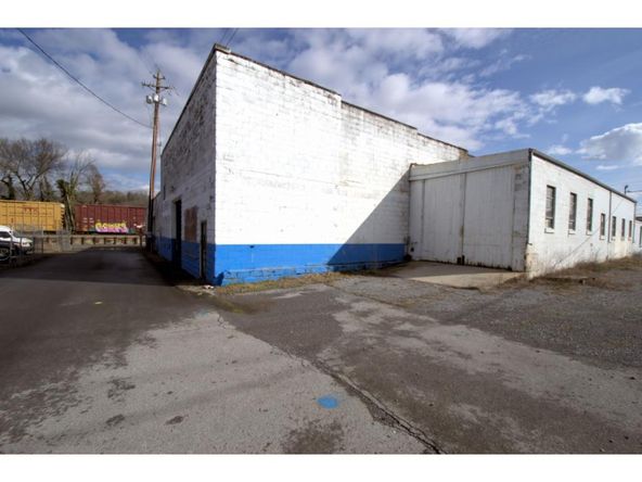 147 W Main St, Newport, TN 37821